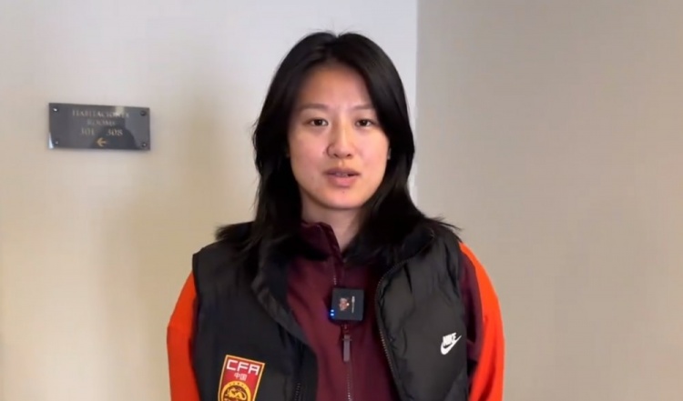  汪琳琳：范迪克是我的偶像和目標(biāo)，希望變成他那樣全面的中后衛(wèi)