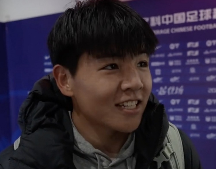  首次入選國足后決定保密，徐彬：希望這次我可以為國足做點什么