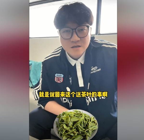  趙鵬：不太清楚賈秀全要球員買(mǎi)茶葉的段子，但這在現(xiàn)實(shí)中也正常