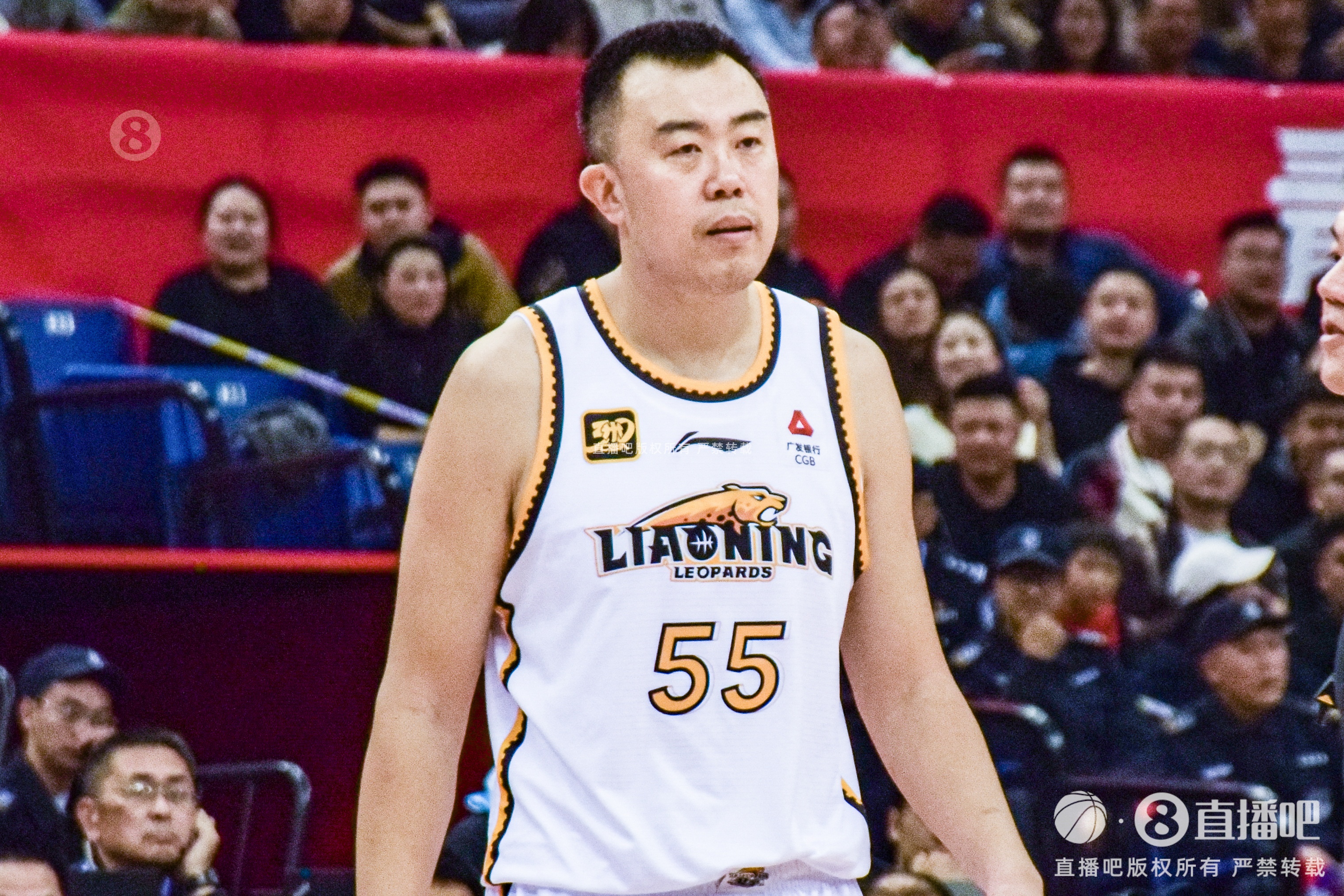  油箱滿滿的！韓德君上半場5投全中得到10分3板2助1斷