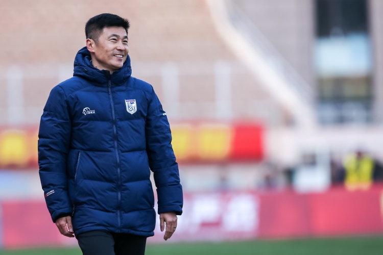  足球報：英博首發(fā)陣容幾乎換了一支球隊，主打高位逼搶強調(diào)奔跑