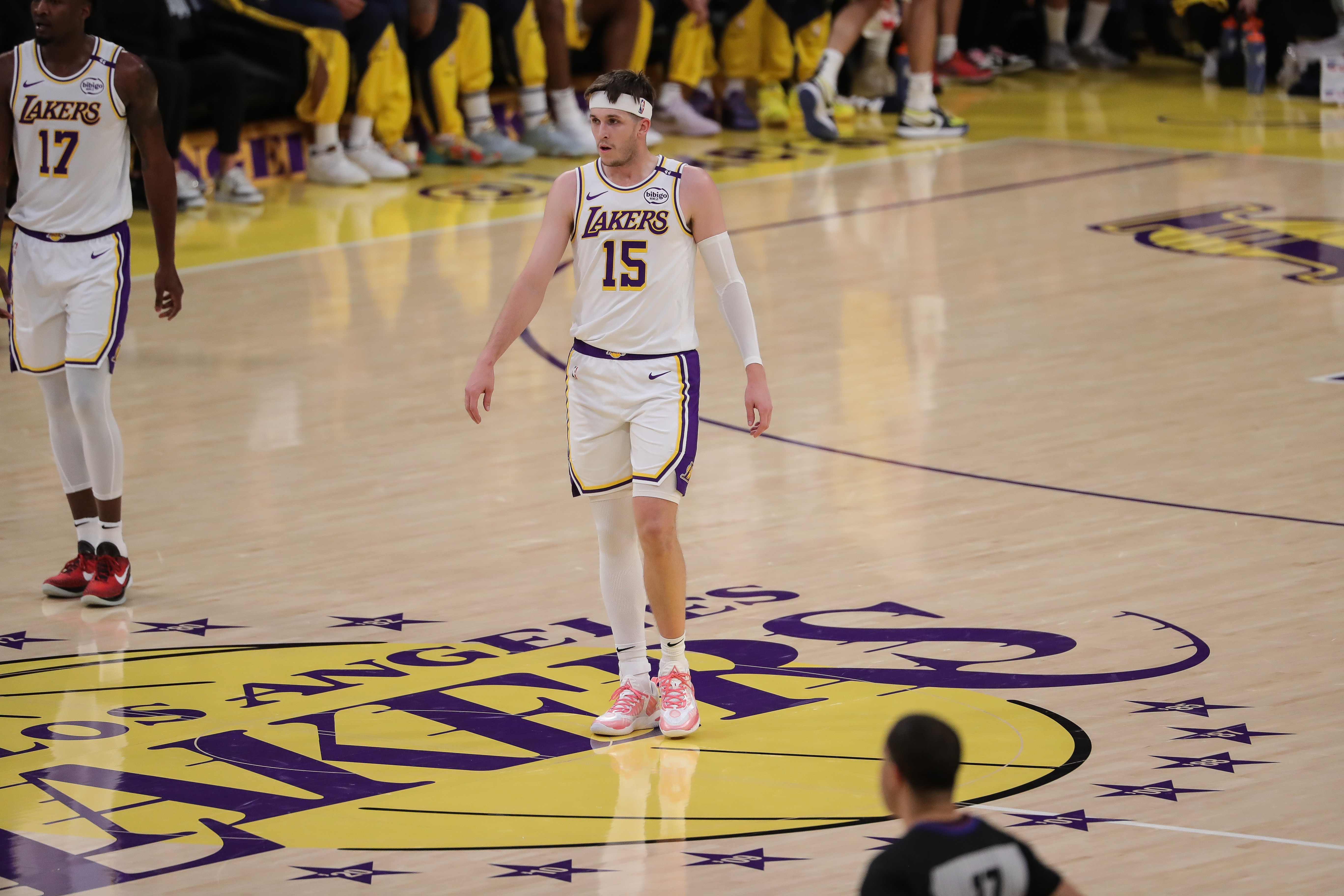  昨天驅(qū)逐憋著火呢！里夫斯21中9砍下32分7助 罰球13中12